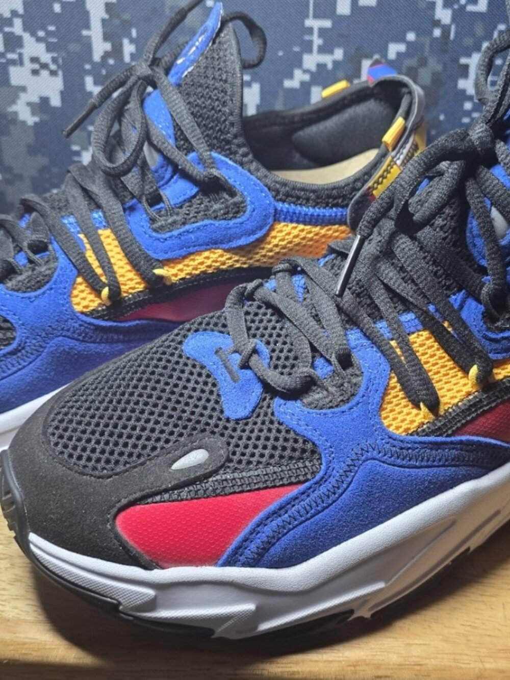 FILA Sneakers, Size US9.5